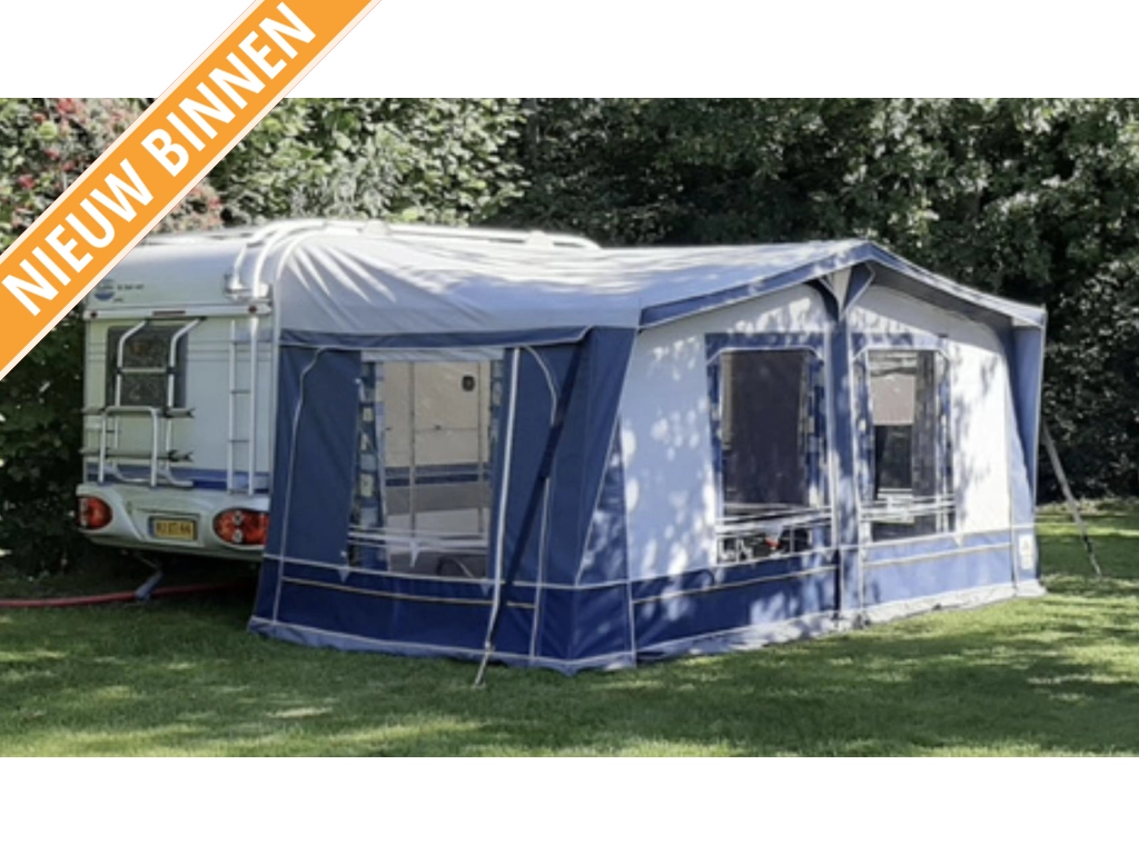 Hobby De luxe Easy 400 SF treinzit vast bed toilet