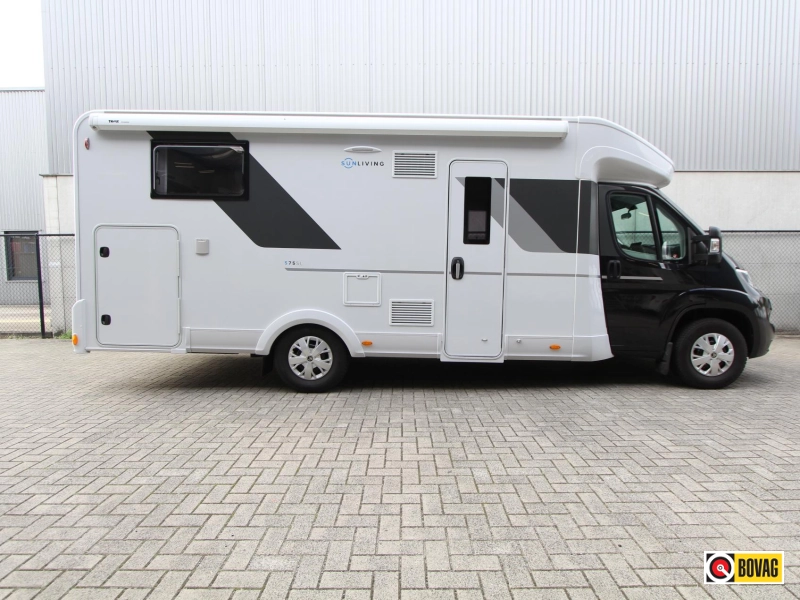Sun Living S 75 SL Bomvol accessoires!