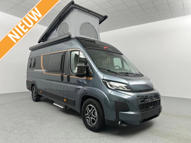 Malibu Van First Class Two Rooms 640 LE RB Charming GT Skyview