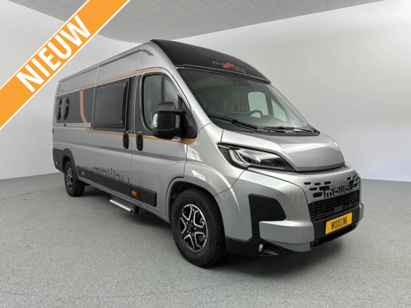 Malibu Van First Class - Two Rooms 640 LE RB Charming GT Skyview
