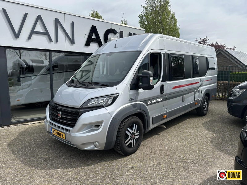 Adria Twin 640 SLX 150 pk zonnepaneel