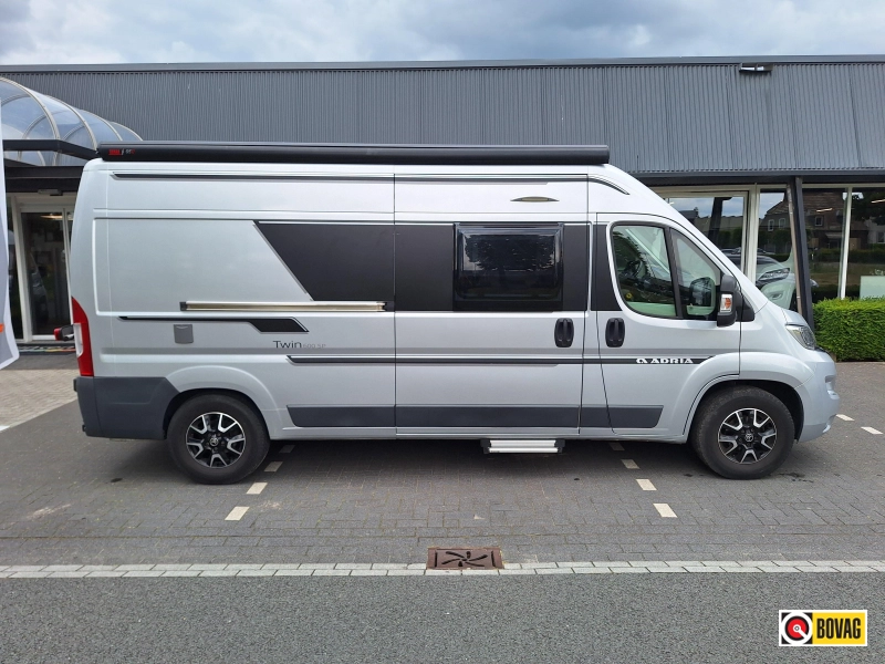 Adria Twin 600 SP BUSBIKER EN BEARLOCK
