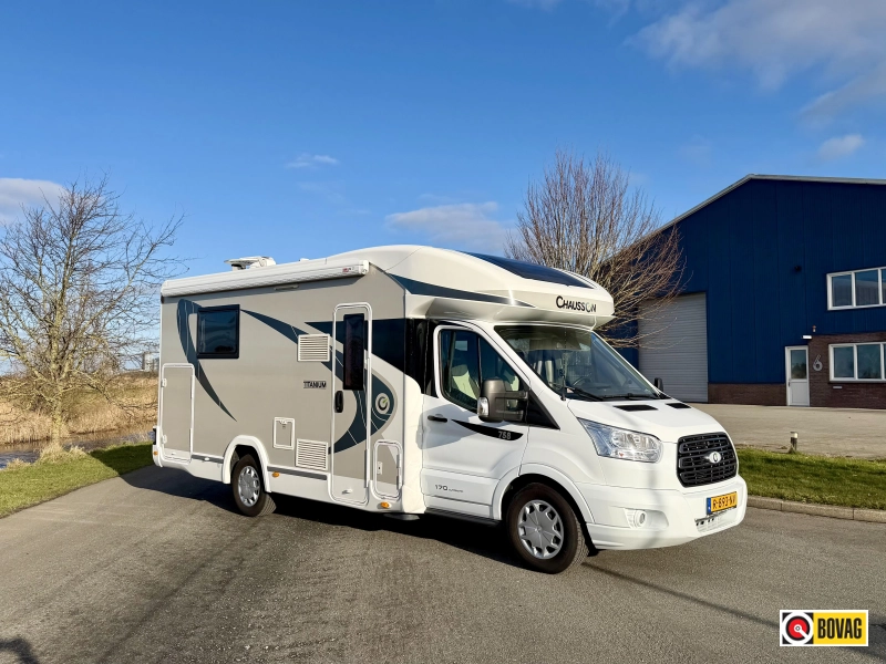Chausson Titanium 758 Queensbed + Hefbed