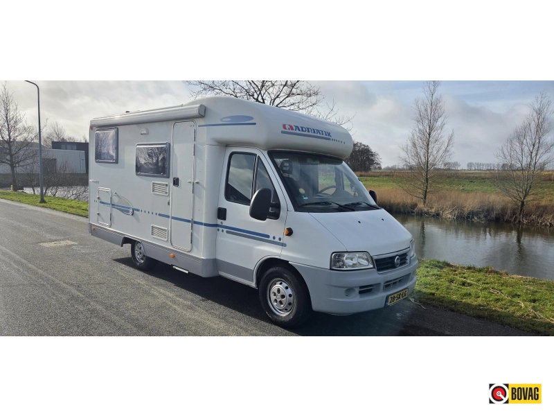 Adria Adriatik 574 sp compact