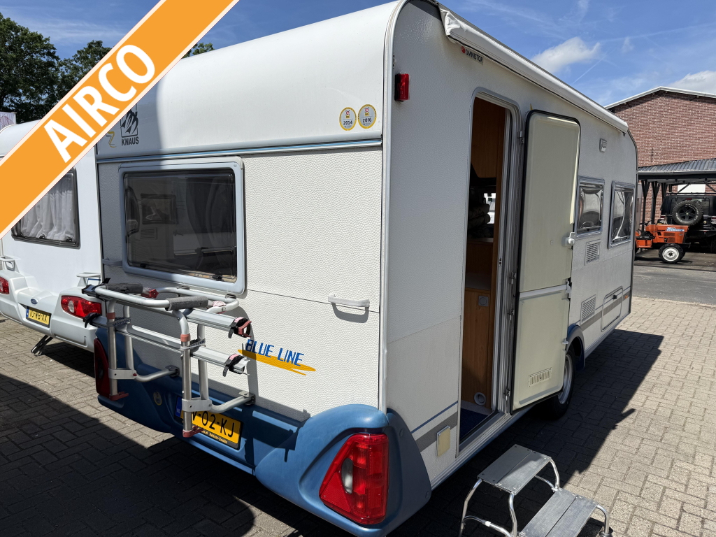 Knaus Blue Line  VASTBED TREINZIT VOORTENT