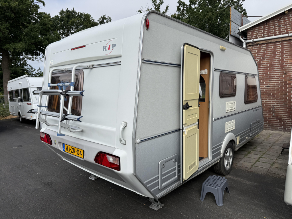 Kip Grey Line Special 47 TLB 2 BEDDEN VOORTENT LUIFEL