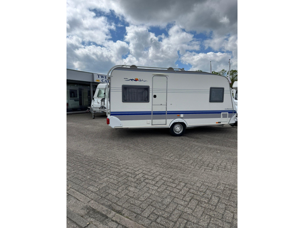 Hobby Excellent Easy 460 UFE Frans bed, voortent.