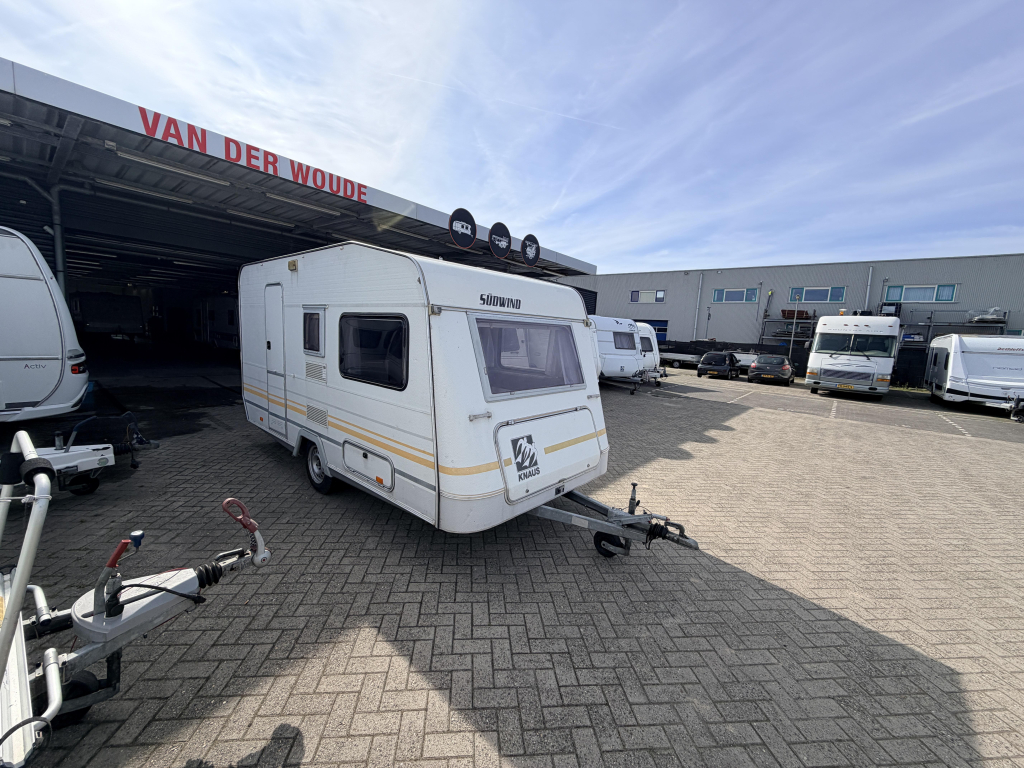 Knaus Sudwind 400 2x zitje, toilet