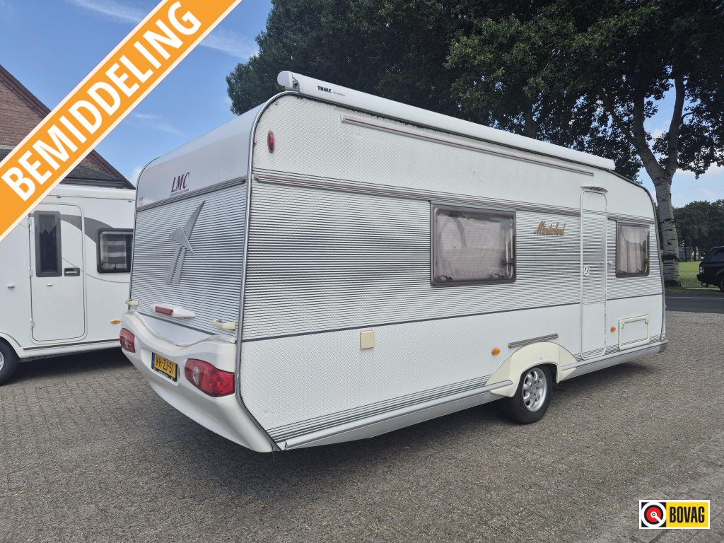 LMC Munsterland 550 HTD Lengte bedden Dousch