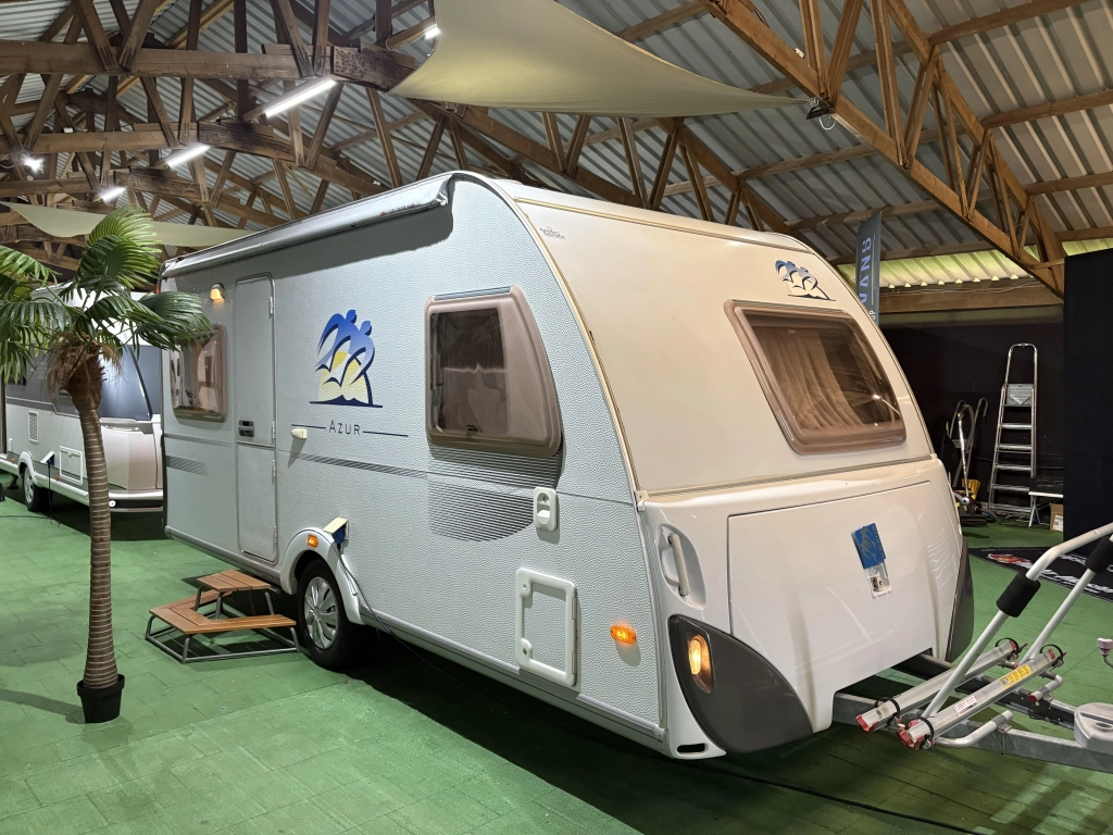 Knaus Azur 450 FU zakluifel