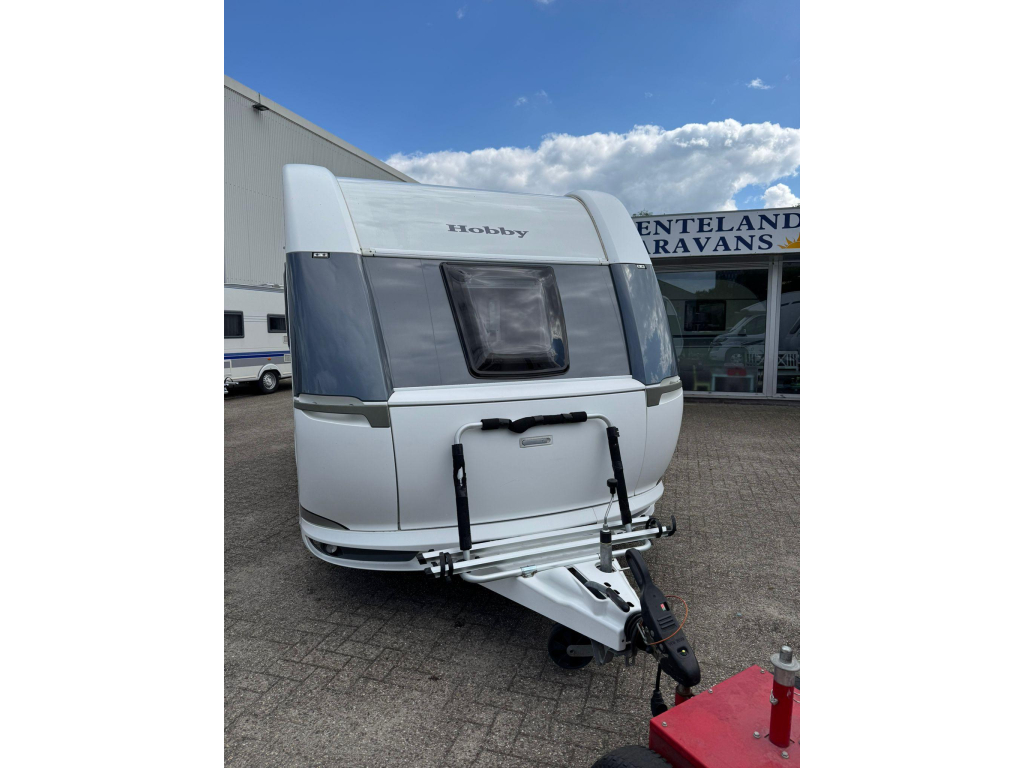 Hobby De Luxe 400 SFE frans bed, fietsendrager.