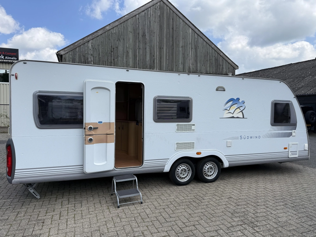 Knaus Sudwind 650 FRANSBED RONDZIT TREINZIT