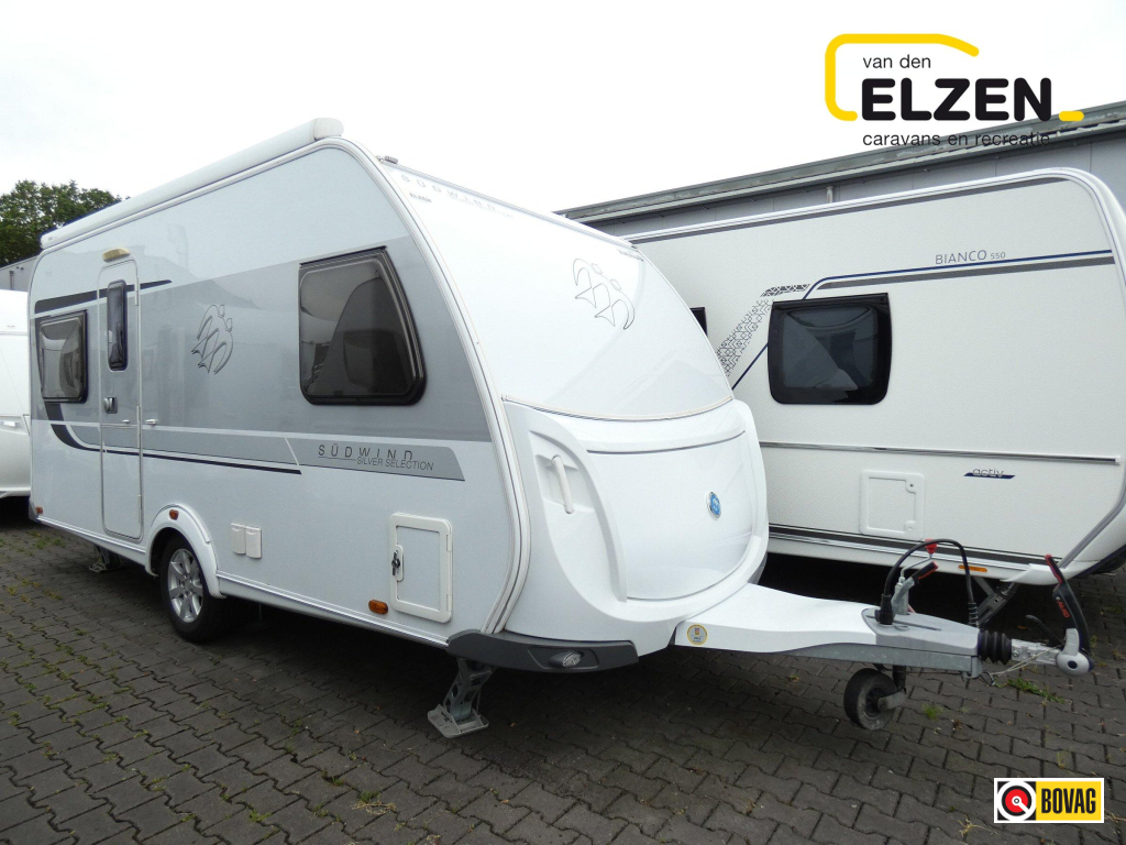 Knaus Sudwind Silver Selection 450 FU Mover, E&P levelsysteem