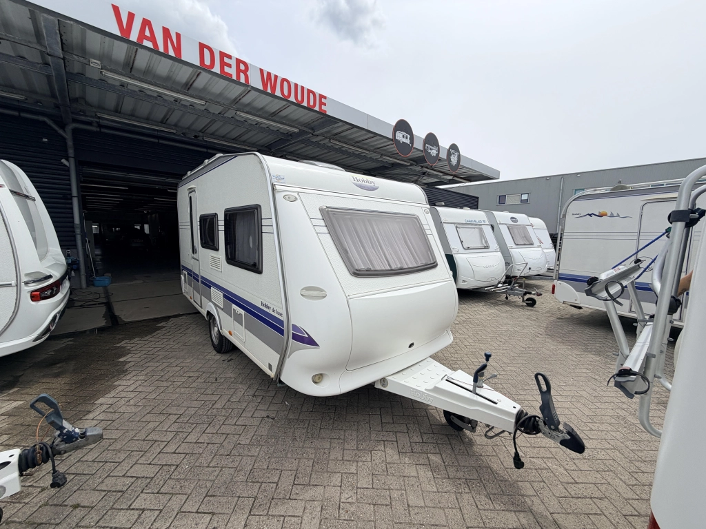 Hobby De Luxe 400 SF Voortent, Zitje Dwarsbed