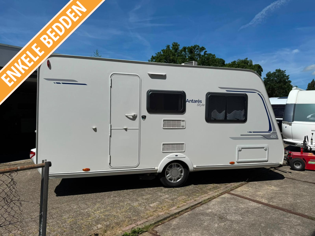 Caravelair Antares Style 450 mover, voortent