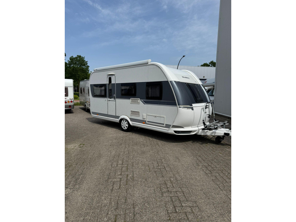 Hobby Excellent 455 UF Luifel, fietsendrager.