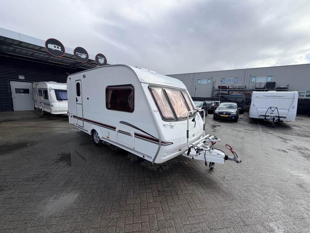 Swift Charisma 460 Wc, Douche, enkel bedden