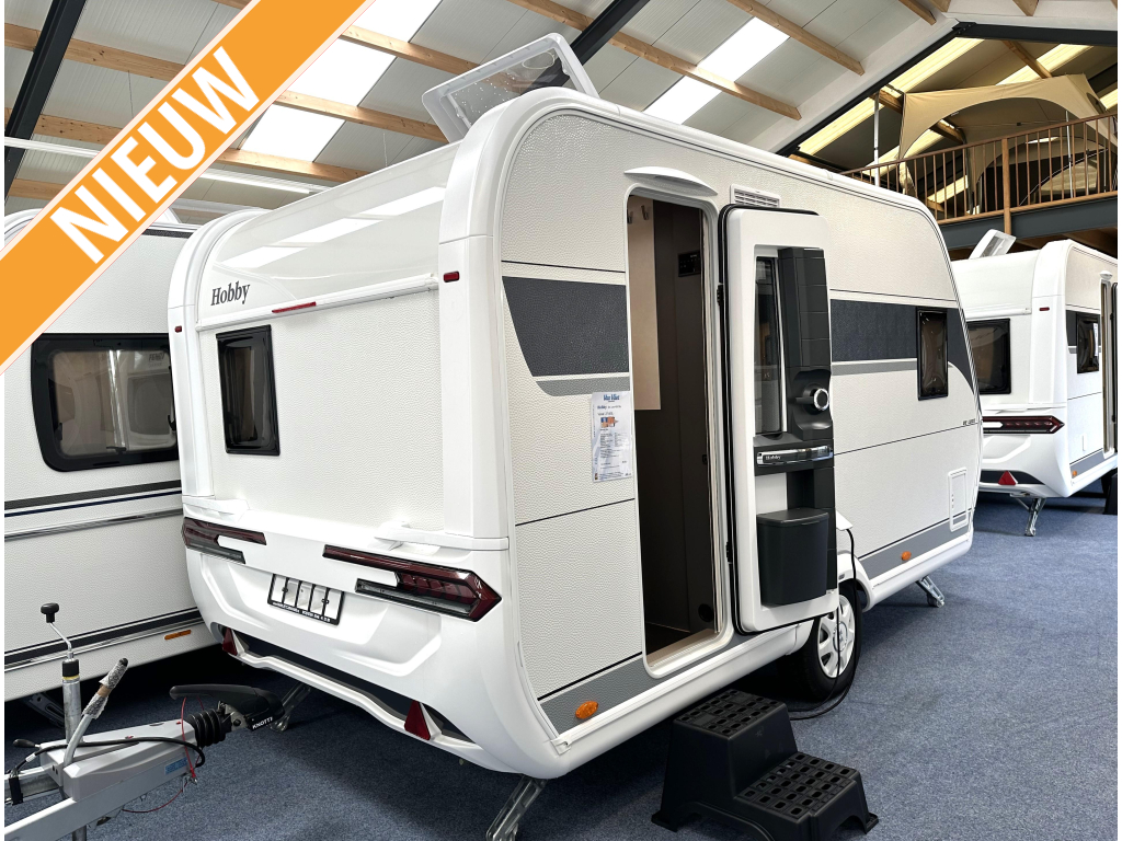 Hobby De Luxe  400 Sfe
