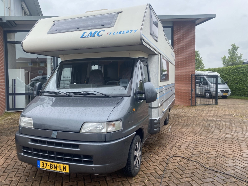 LMC Liberty  6 Slaapplaatsen/AIRC