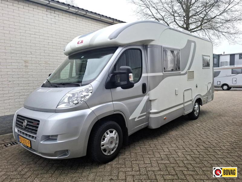 Adria Coral 640 SP Fransbed