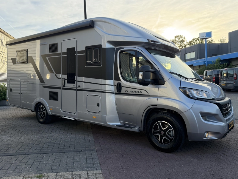 Adria Coral Supreme 670 DC 180 PK Automaat E&P