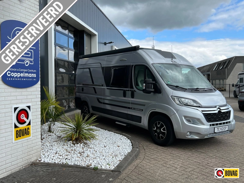 Adria Twin Axess 600 SP Luifel, Trekhaak, Fietsen