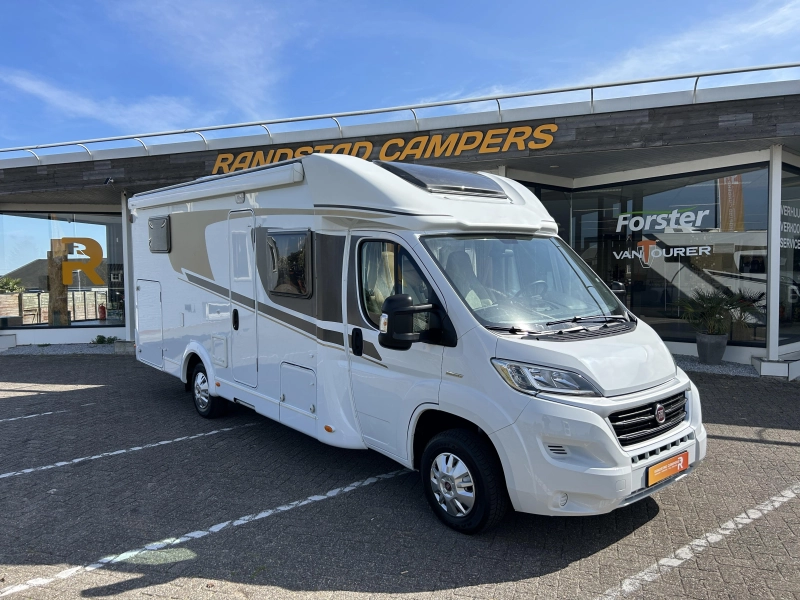 Hymer Carado  ENKELE BEDDEN + HEFBED