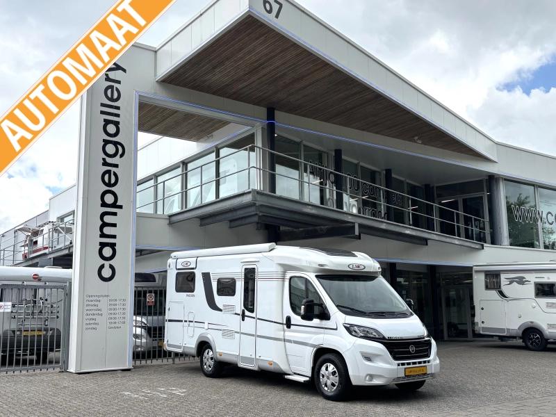 LMC Breezer 643 ENKELE BEDDEN