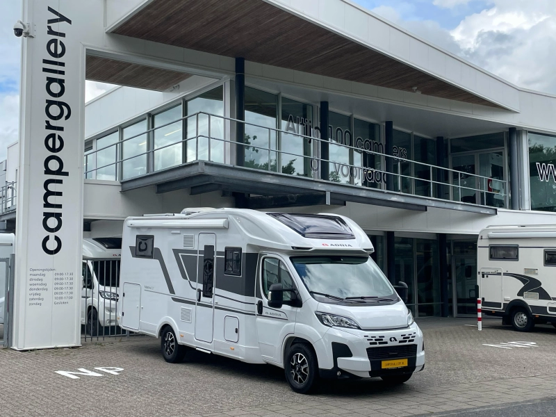 Adria Matrix Plus 670 DC QUEENSBED+HEFBED 2025