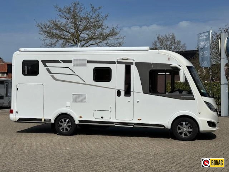 Hymer B klasse 588 DL slechts 15249 km!