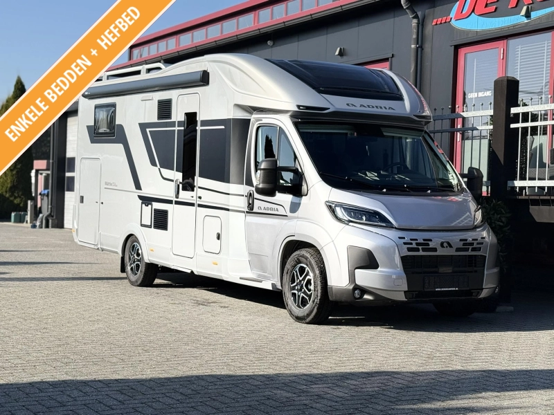 Adria Matrix Supreme 670 SL -AUTOMAAT - HEFBED