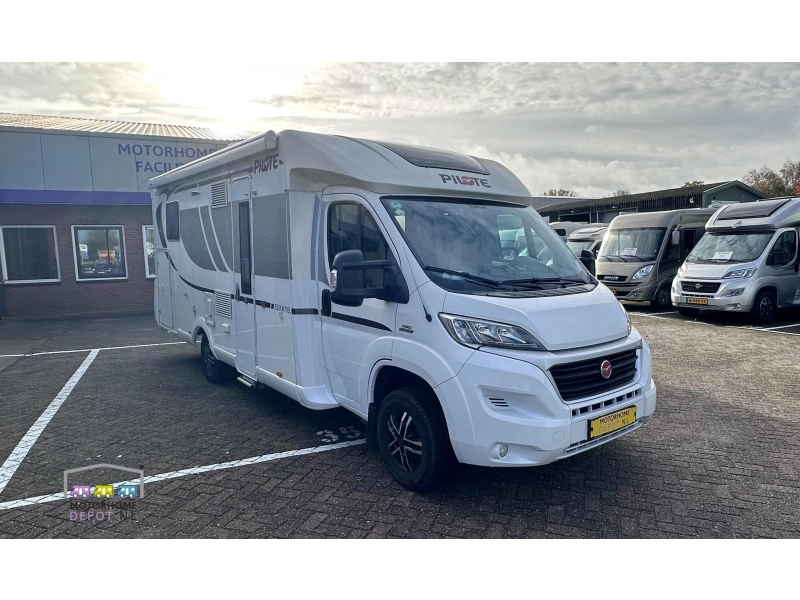Pilote P 740 C NL+ NAP  en zeer compleet
