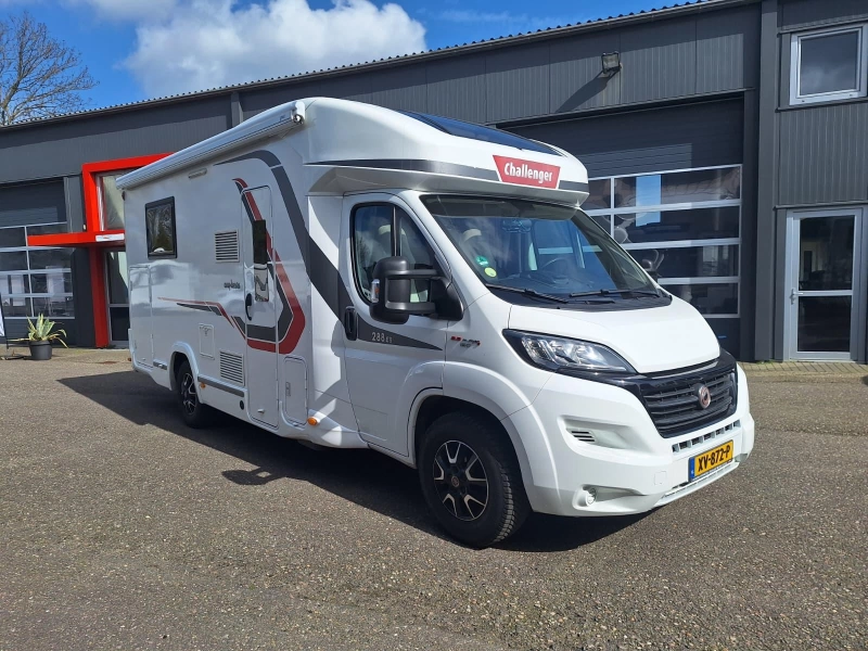 Challenger 288 EB  ruim queensbed