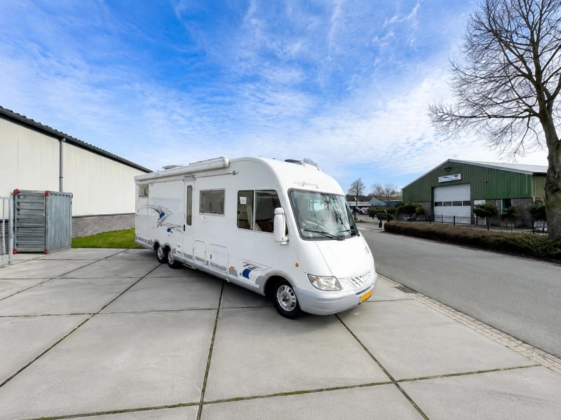 Frankia Luxury Class 8000