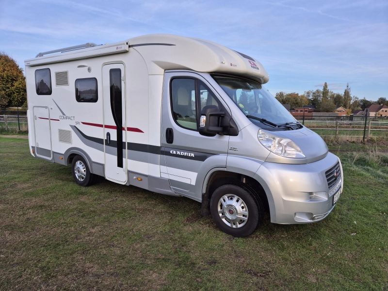 Adria Compact 660 SPX Dwarsbed 1e eig 2016