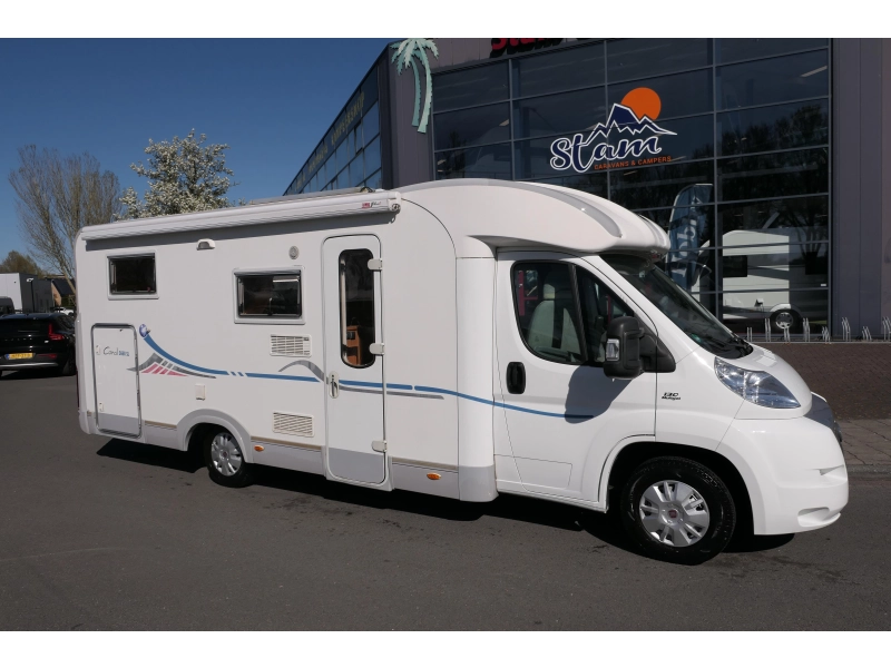 Adria Coral 660 SL enkele bedden