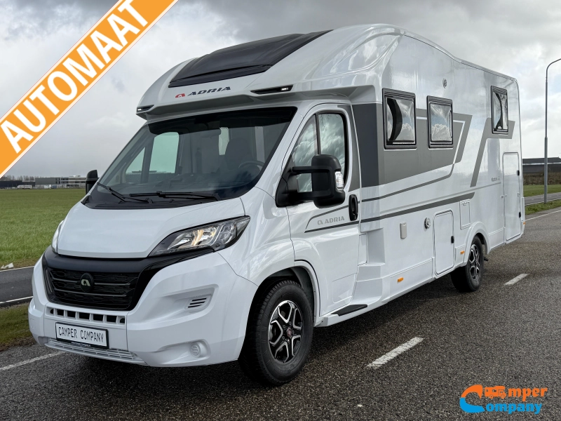 Adria Matrix Plus 670 DL Lengte bedden / Automaat