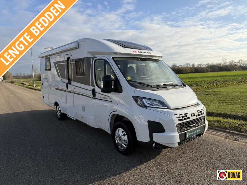 Adria Compact DL  Face-to-Face, Zonnepaneel
