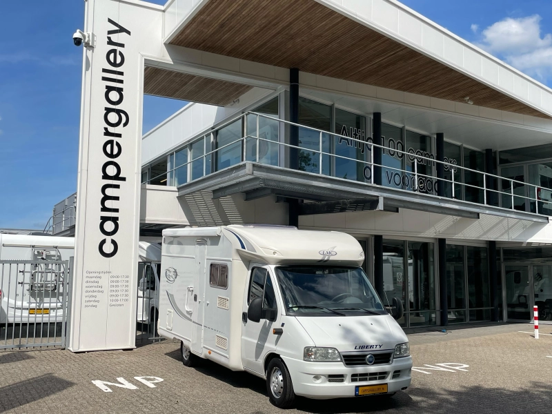 LMC Liberty 582 TI frans bed  - Standaard zi