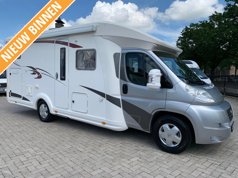 Eura Mobil Terrestra 710 HB Vastbed XXL Garage
