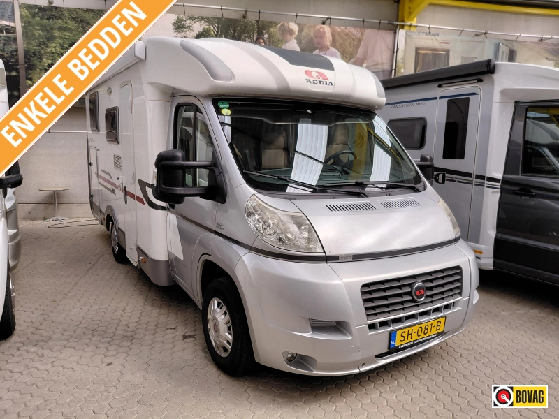Adria Sport 572 SL ENKELE BEDDEN  LPG
