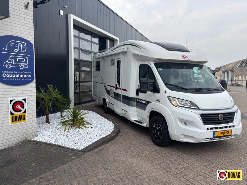Adria Matrix M 670 SBC vol opties, queensbed