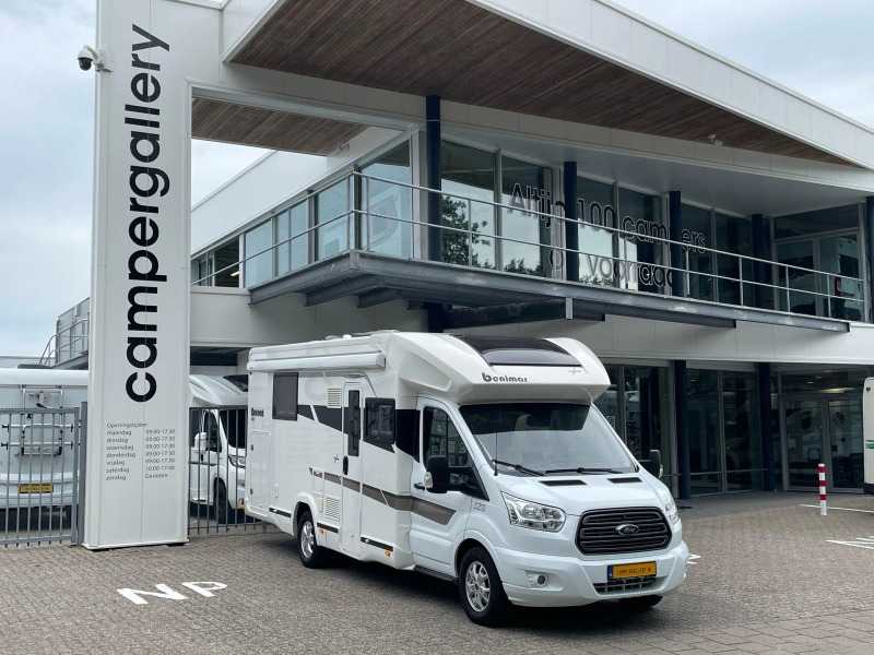 Benimar Cocoon 497 QUEENSBED + HEFBED AUT