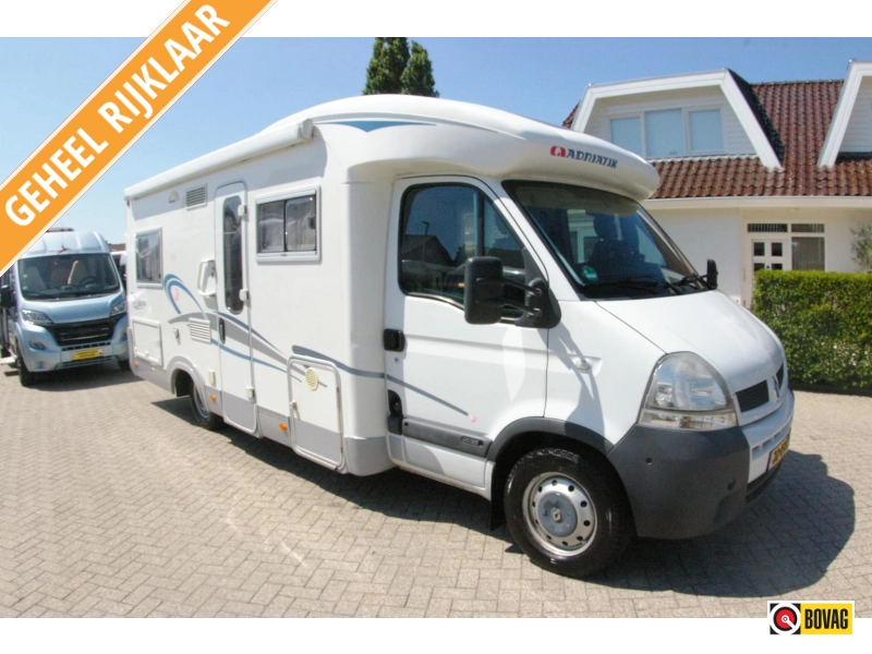Adria Izola 687 SP Top indeling, 2x airco