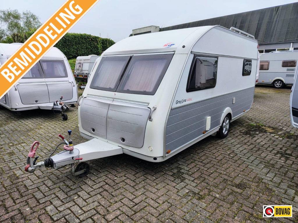 Kip Grey Line Special 44 EKL met doucheruimte