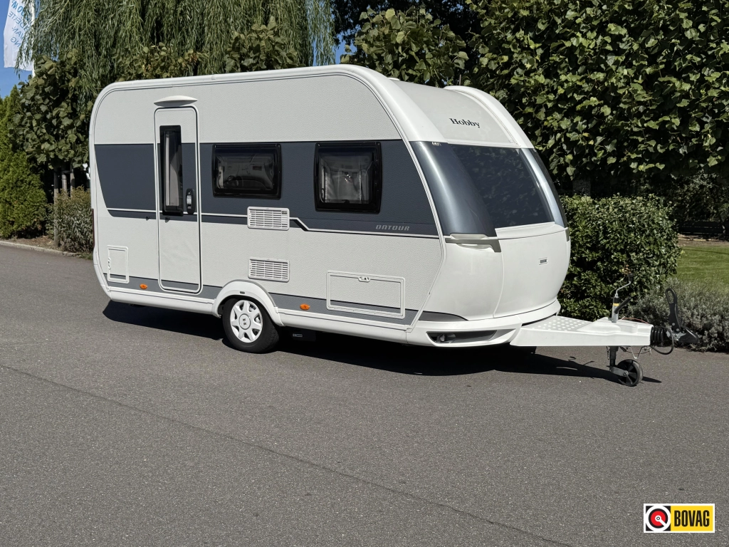 Hobby On Tour 390 SF Mover,dwars bed,treinzit