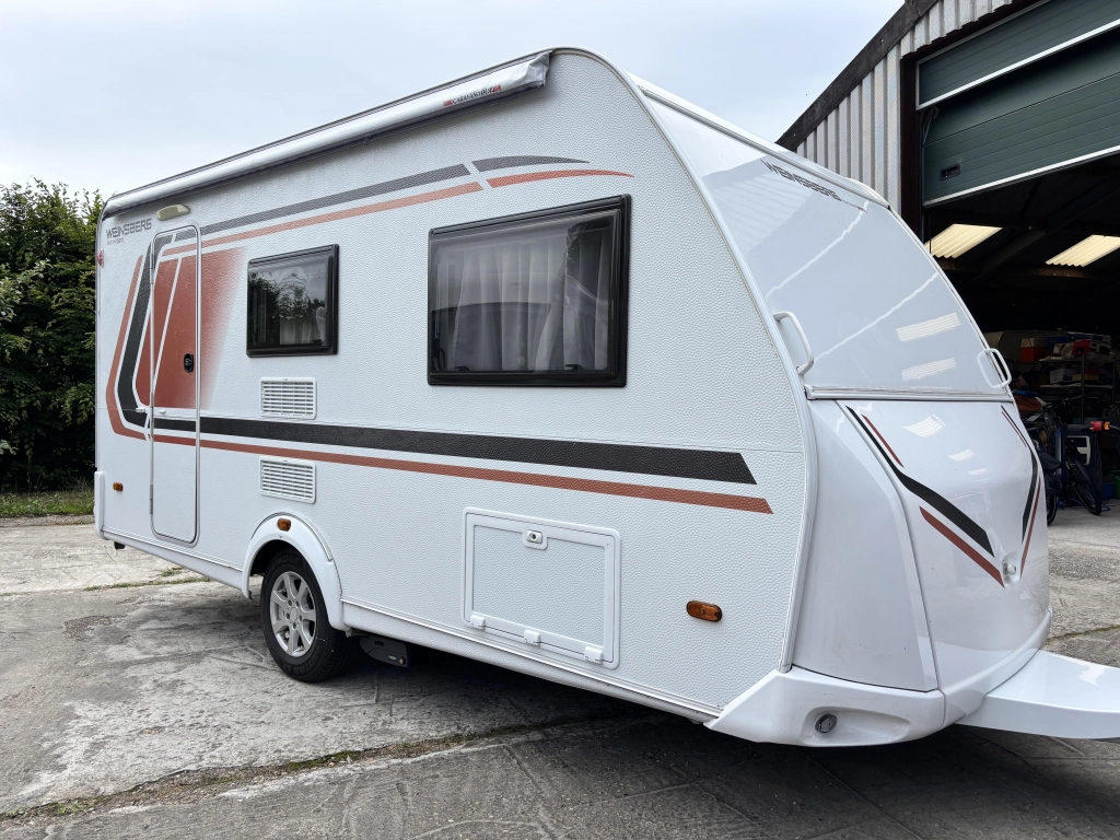 Weinsberg CaraOne Edition HOT 420 QD mover voortent + vast bed