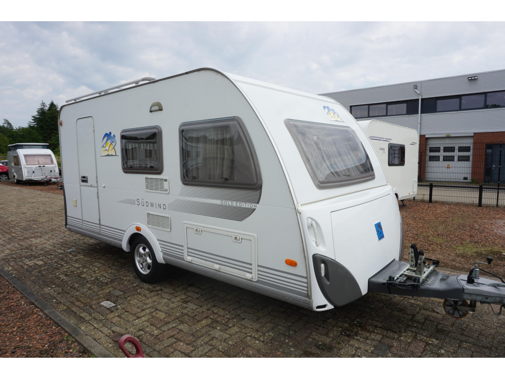 Knaus Sudwind Gold Edition 420 QD + voortent
