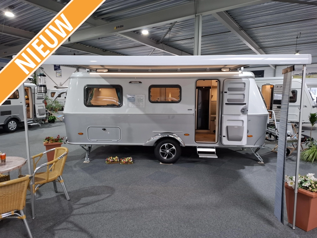 Eriba Touring 642 met luifel en fietsdrager