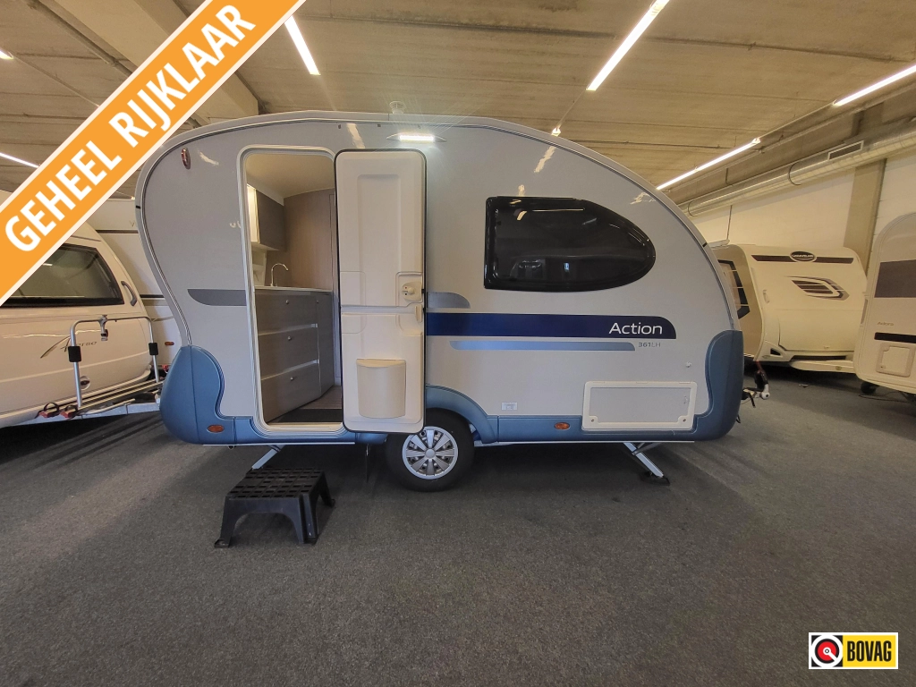 Adria Action 361 LH voortent en fietsenrek